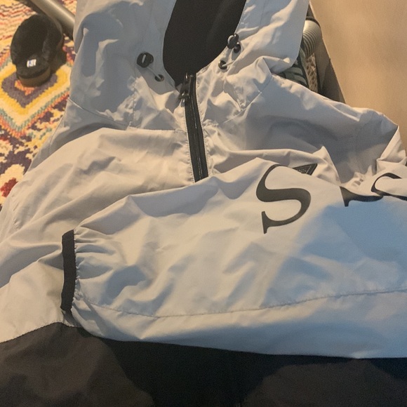 Guess medium size lined windbreaker - Picture 4 of 4